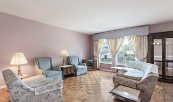 214 W Hintz Rd, Arlington Heights, IL 60004