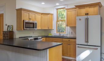 7 Greenway Ct, Bar Harbor, ME 04609