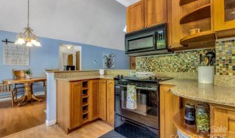 5 Fairway Dr, Arden, NC 28704