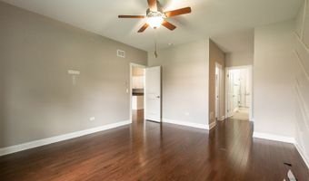 544 N Woodland Ct, Addison, IL 60101