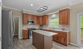 939 White Water Dr, Adams Twp., PA 16046