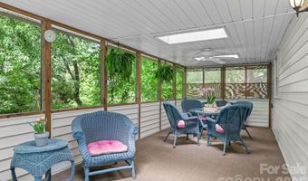 98 Pensacola Ave, Arden, NC 28704