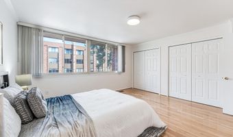 1763 S HAYES St 2, Arlington, VA 22202