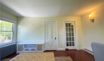 45 Woodlawn Ave 3, Bristol, RI 02809