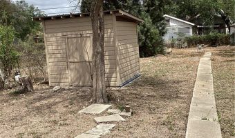 1021 E 2nd St, Alice, TX 78332