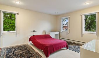 29 Sunset Rd S, Albertson, NY 11507