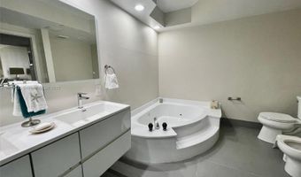 20281 E Country Club Dr 2405, Aventura, FL 33180