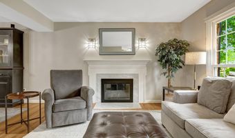 8104 BRIAR CREEK Dr, Annandale, VA 22003