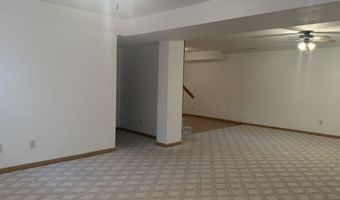 530 S 5th St, Akron, IA 51001