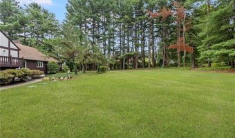 10 Abbott Valley View Dr, Cumberland, RI 02864