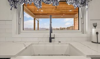 481 Masters Ln, Bean Station, TN 37708