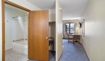 4712 220th Trl, Amana, IA 52203