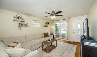 9327 Mackenzie Rd, Affton, MO 63123