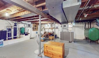 1195 New Milford Rd, Atwater, OH 44201