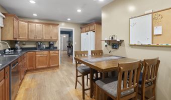 44 Clapboard Ridge Rd, Danbury, CT 06811