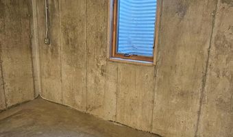 2702 Railroad Cir, Aberdeen, SD 57401