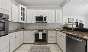 25 Southern View Dr, Narragansett, RI 02882