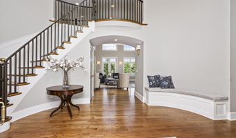 1 Stoneridge Dr, Albany, NY 12211