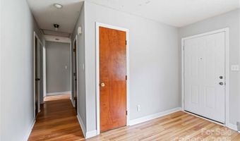 8428 Clear Meadow Ln, Charlotte, NC 28227