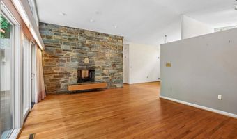 9009 CHARRED OAK Dr, Bethesda, MD 20817