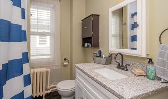 4 Newport Ave B2, Newport, RI 02840