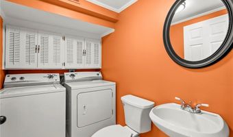 169 Golfview Dr, Advance, NC 27006