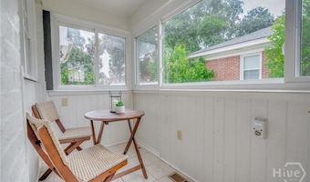 14 E 54th St, Savannah, GA 31405