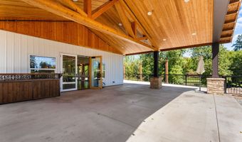 21338 OAK Ln, Aurora, OR 97002