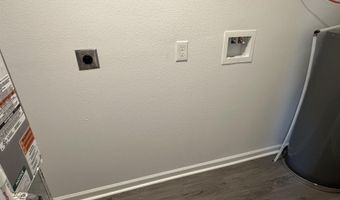 8 B Hiland Pl, Benton, AR 72015