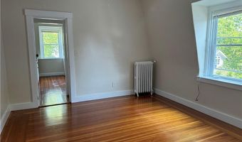 26 Ayrault St 3, Newport, RI 02840