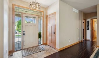 2055 Silver Maple Trl, North Liberty, IA 52317