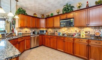 9 Wilshire Ln, Cranston, RI 02921