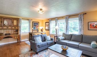 3090 Sourek Rd, Akron, OH 44333