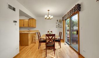 446 S Wenbriar Sq, Addison, IL 60101