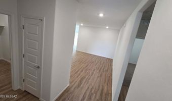 1034 S Chatfield Ave, Vail, AZ 85641