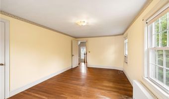 10 Pelham Pkwy, North Providence, RI 02911