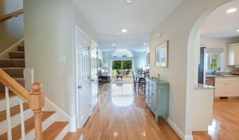 16 Amberwood Ct, Bourne, MA 02532