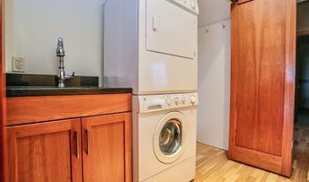 104 S Main St, Aberdeen, SD 57401