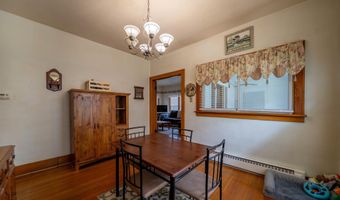 602 W ADAMS St, Abingdon, IL 61410