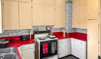 415 Elwell St, Alma, MI 48801