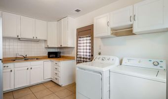 215 Madison St NE, Albuquerque, NM 87108