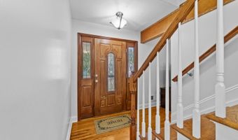 78 Wayside Dr, Aberdeen Twp., NJ 07735