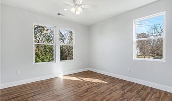 5 McGee St, Belton, SC 29627