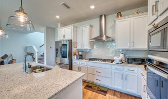 6136 VOYAGERS Pl, Apollo Beach, FL 33572