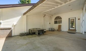 15947 Butterfield Ln, Anderson, CA 96007