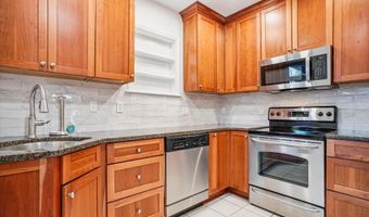 6022 VALLEY VIEW Dr, Alexandria, VA 22310