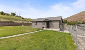 105 Meador St, Asotin, WA 99402