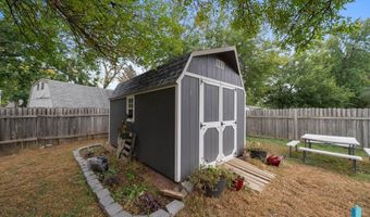 100 S Teton Dr, Brandon, SD 57005