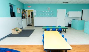 890 Vee St, Biloxi, MS 39532