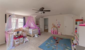 24 Huxley Dr, Amherst, NY 14226